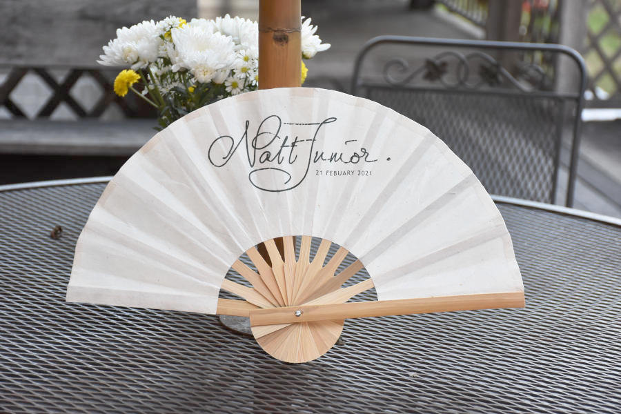 customized-wedding-hand-fan-natt-junior-screened-logo-one-color-off-white-paper-natural-frame-41cm